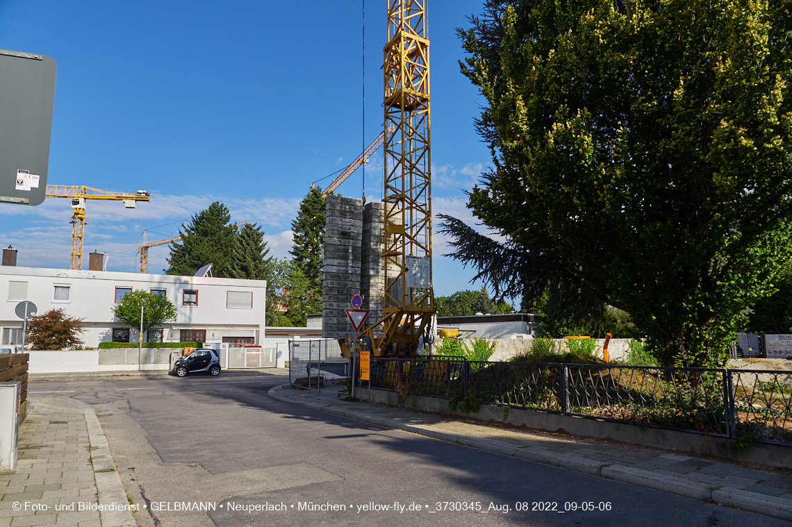 08.08.2022 - Baustelle an der Niederalmstraße 16 und Hugo-Lang-Bogen 13 in Neuperlach-Trudering
